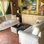 Graziosa Villa Quartu SantʼElena